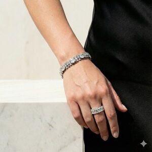 Vintage 1950s rhinestone silver tone bracelet | Baguette and round crystal